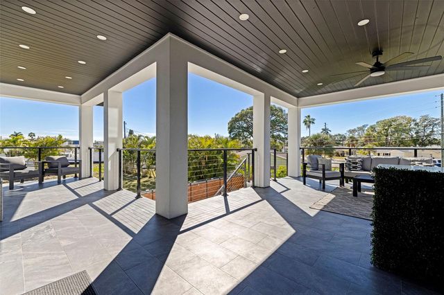 6062 BAYOU GRANDE BOULEVARD NE, St Petersburg, FL 33703