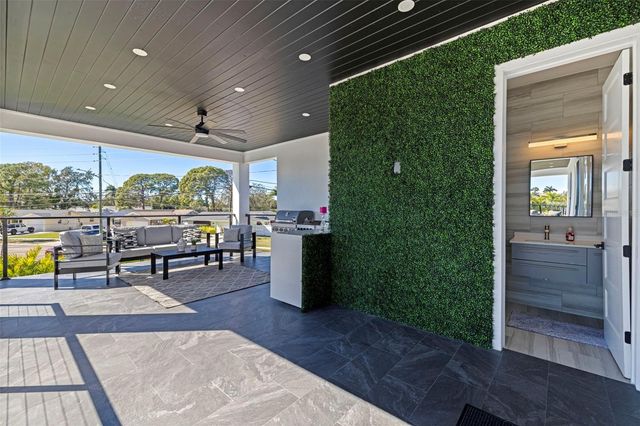 6062 BAYOU GRANDE BOULEVARD NE, St Petersburg, FL 33703