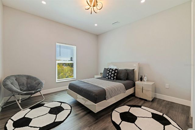 6062 BAYOU GRANDE BOULEVARD NE, St Petersburg, FL 33703