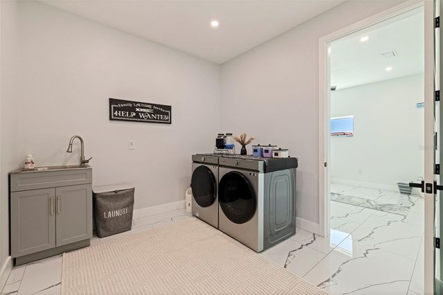 6062 BAYOU GRANDE BOULEVARD NE, St Petersburg, FL 33703