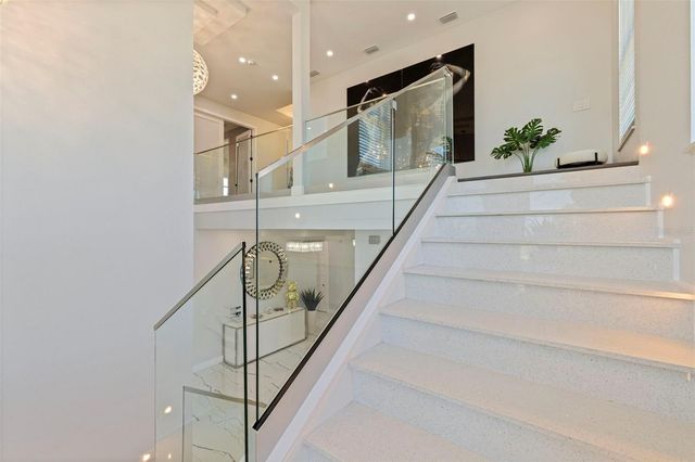 6062 BAYOU GRANDE BOULEVARD NE, St Petersburg, FL 33703