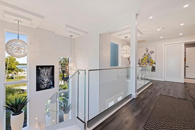 6062 BAYOU GRANDE BOULEVARD NE, St Petersburg, FL 33703