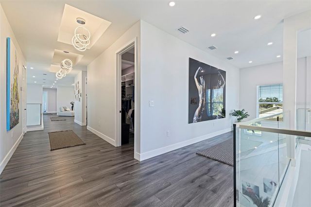 6062 BAYOU GRANDE BOULEVARD NE, St Petersburg, FL 33703