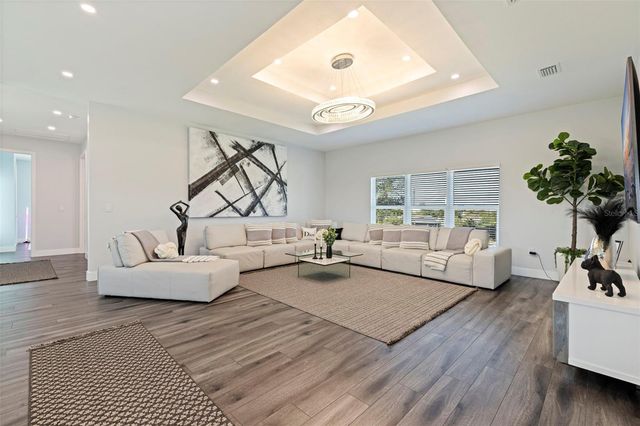 6062 BAYOU GRANDE BOULEVARD NE, St Petersburg, FL 33703