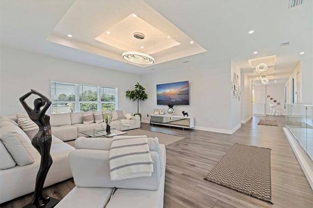 6062 BAYOU GRANDE BOULEVARD NE, St Petersburg, FL 33703