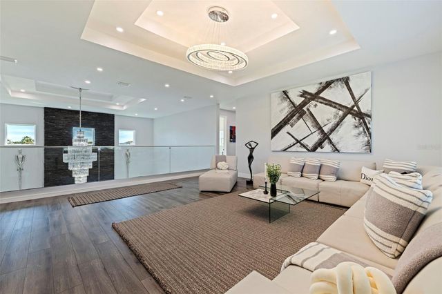 6062 BAYOU GRANDE BOULEVARD NE, St Petersburg, FL 33703