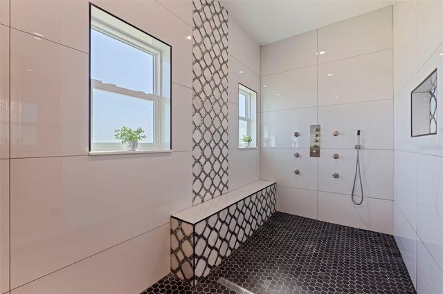 6062 BAYOU GRANDE BOULEVARD NE, St Petersburg, FL 33703