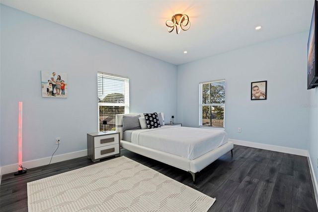 6062 BAYOU GRANDE BOULEVARD NE, St Petersburg, FL 33703