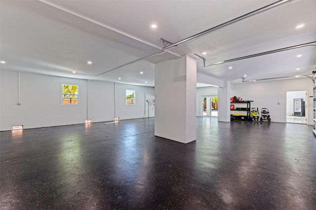 6062 BAYOU GRANDE BOULEVARD NE, St Petersburg, FL 33703