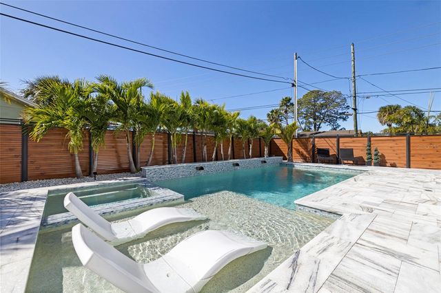 6062 BAYOU GRANDE BOULEVARD NE, St Petersburg, FL 33703