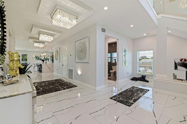 6062 BAYOU GRANDE BOULEVARD NE, St Petersburg, FL 33703