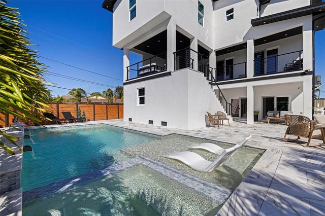 6062 BAYOU GRANDE BOULEVARD NE, St Petersburg, FL 33703