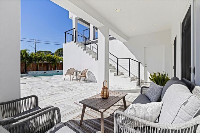 6062 BAYOU GRANDE BOULEVARD NE, St Petersburg, FL 33703