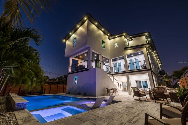 6062 BAYOU GRANDE BOULEVARD NE, St Petersburg, FL 33703