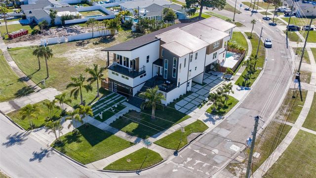 6062 BAYOU GRANDE BOULEVARD NE, St Petersburg, FL 33703