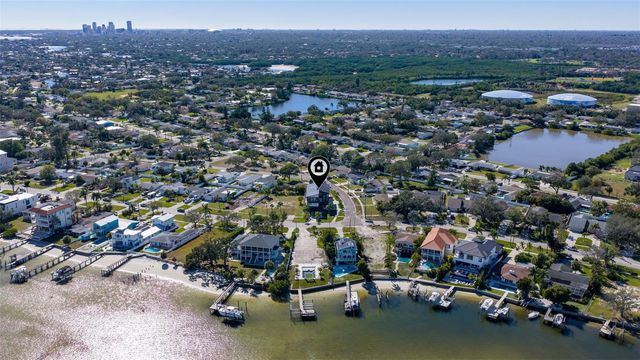 6062 BAYOU GRANDE BOULEVARD NE, St Petersburg, FL 33703