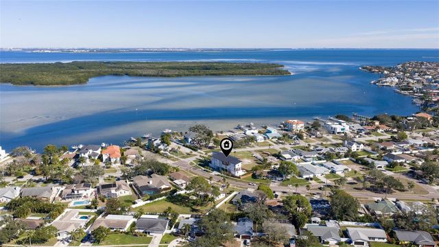 6062 BAYOU GRANDE BOULEVARD NE, St Petersburg, FL 33703