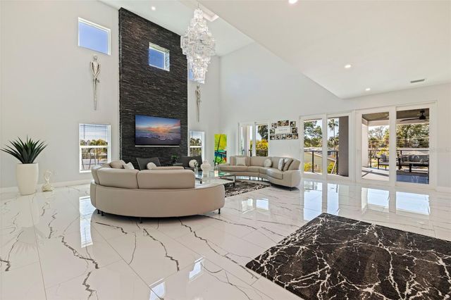 6062 BAYOU GRANDE BOULEVARD NE, St Petersburg, FL 33703