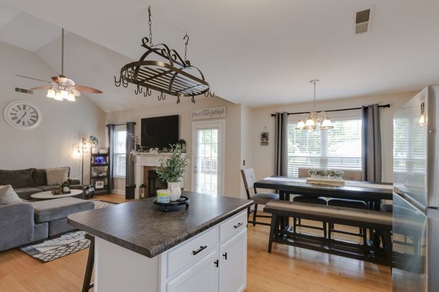 6834 Riverwalk Blvd, Murfreesboro, TN 37130