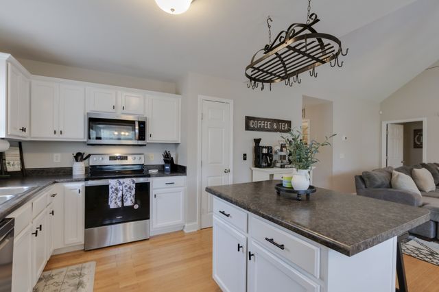 6834 Riverwalk Blvd, Murfreesboro, TN 37130