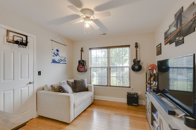 6834 Riverwalk Blvd, Murfreesboro, TN 37130