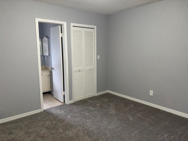 352 Prestwick Circle 1, Palm Beach Gardens, FL 33418