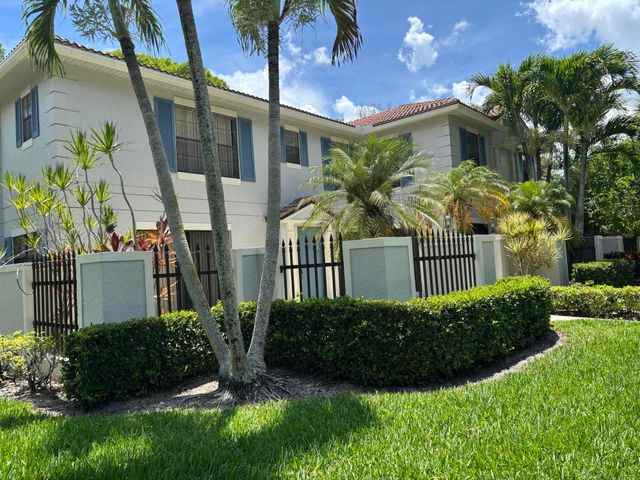 352 Prestwick Circle 1, Palm Beach Gardens, FL 33418