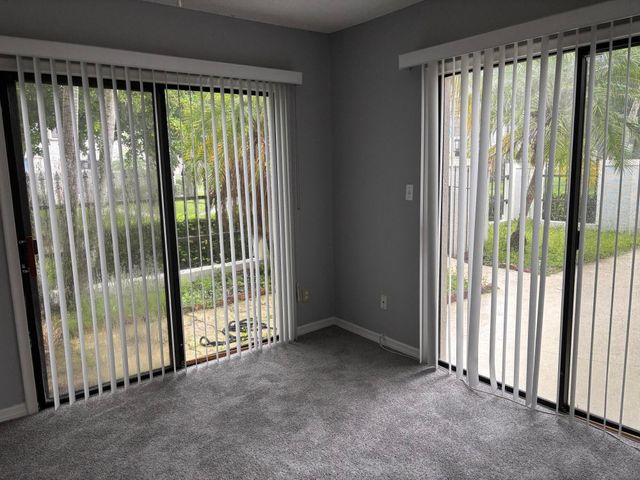 352 Prestwick Circle 1, Palm Beach Gardens, FL 33418