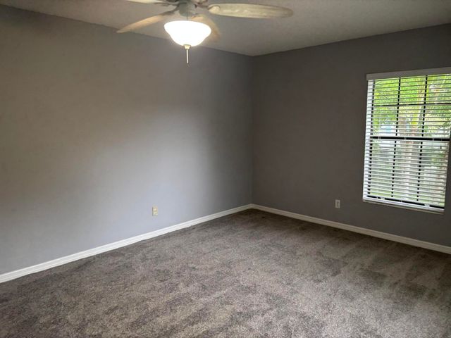 352 Prestwick Circle 1, Palm Beach Gardens, FL 33418