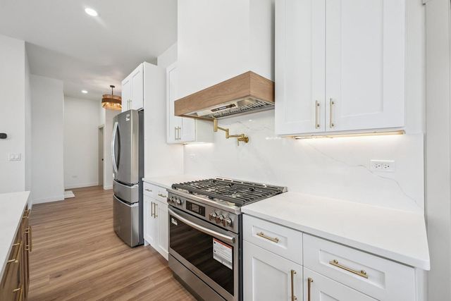 298 Apache Trail, Lake In The Hills, IL 60156