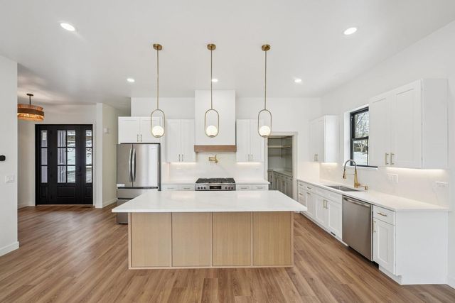 298 Apache Trail, Lake In The Hills, IL 60156