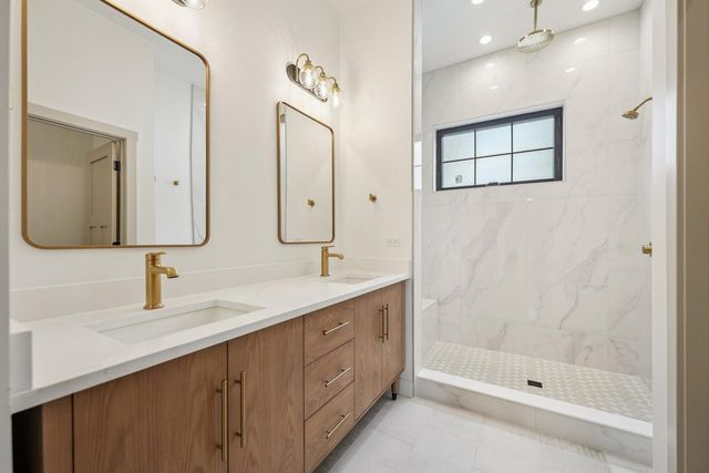 298 Apache Trail, Lake In The Hills, IL 60156