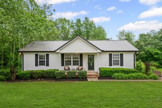 105 Cedarview Dr, Charlotte, TN 37036