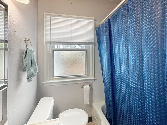 513 40th Street, East Moline, IL 61244