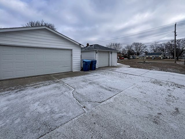 513 40th Street, East Moline, IL 61244