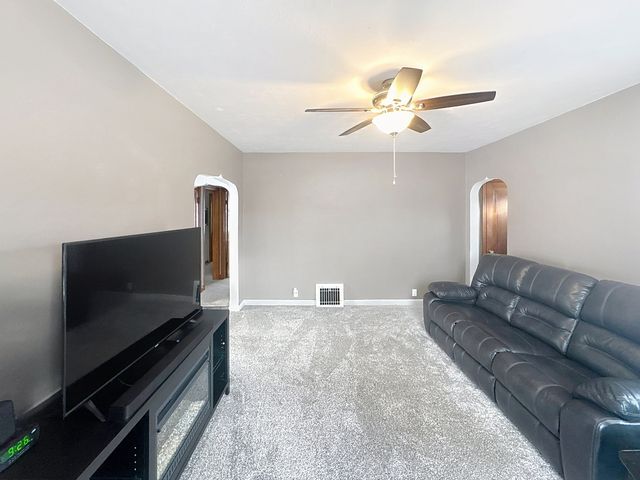 513 40th Street, East Moline, IL 61244