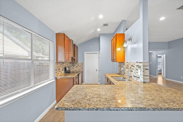 11059 Landsbury Circle, Houston, TX 77099