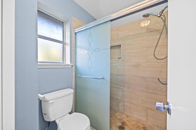 11059 Landsbury Circle, Houston, TX 77099