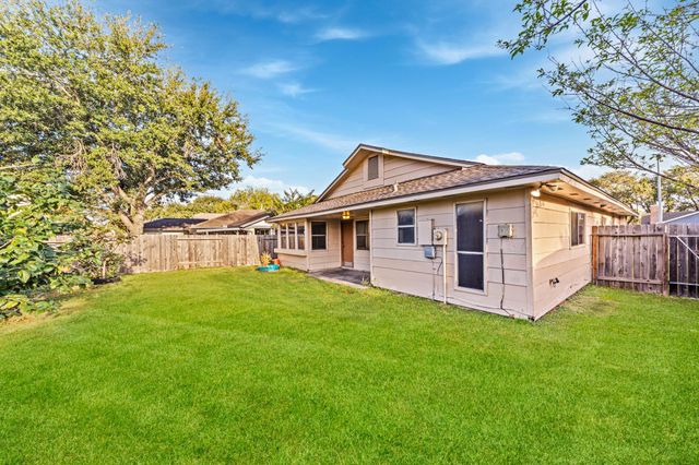 11059 Landsbury Circle, Houston, TX 77099