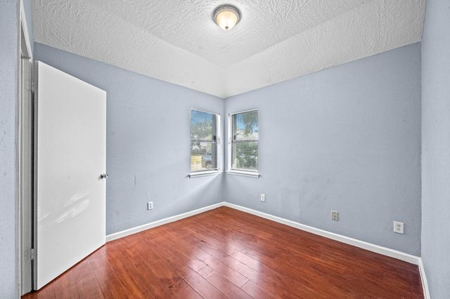 11059 Landsbury Circle, Houston, TX 77099