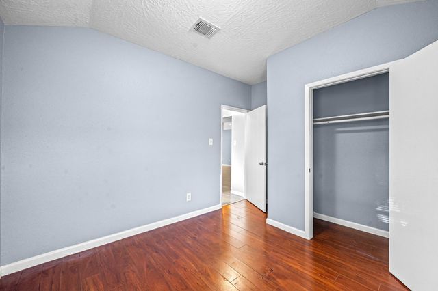 11059 Landsbury Circle, Houston, TX 77099