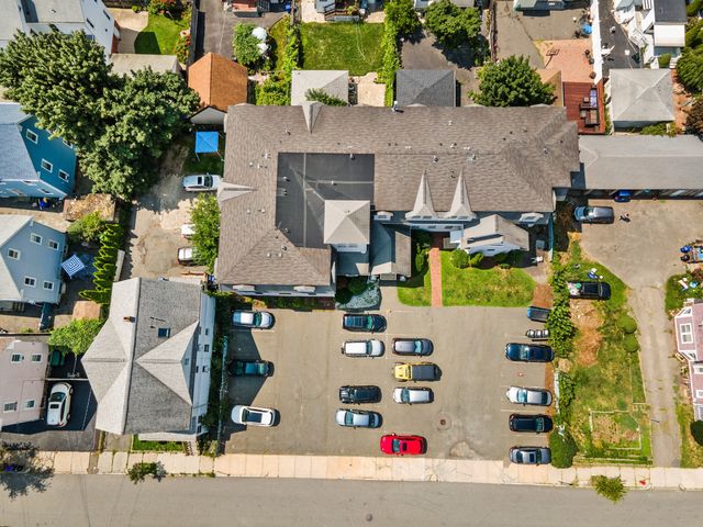 25 James St 7, Malden, MA 02148