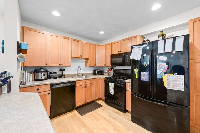 25 James St 7, Malden, MA 02148