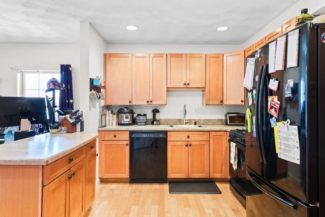 25 James St 7, Malden, MA 02148