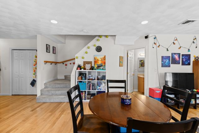 25 James St 7, Malden, MA 02148