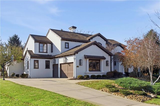 5015 W 147TH Street, Leawood, KS 66224