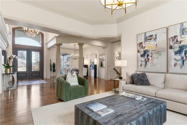 5015 W 147TH Street, Leawood, KS 66224