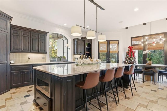 5015 W 147TH Street, Leawood, KS 66224