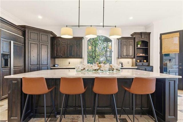 5015 W 147TH Street, Leawood, KS 66224