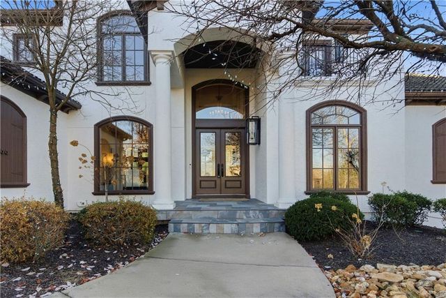 5015 W 147TH Street, Leawood, KS 66224